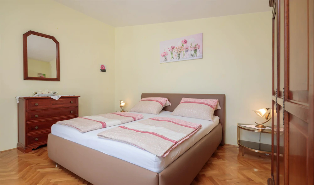 Apartments And Room Alen