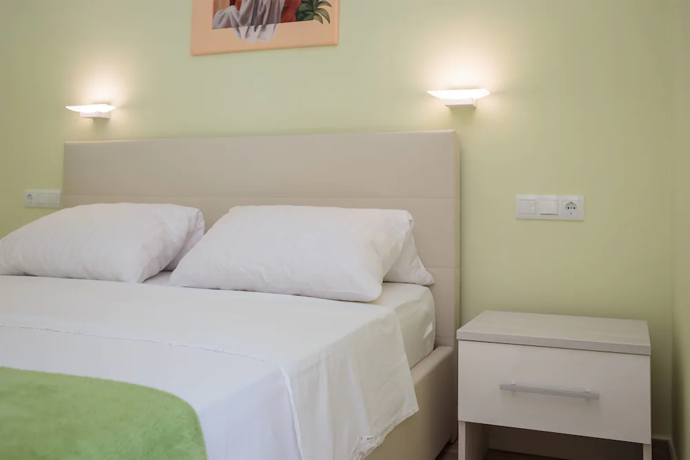 Apartments And Room Alen