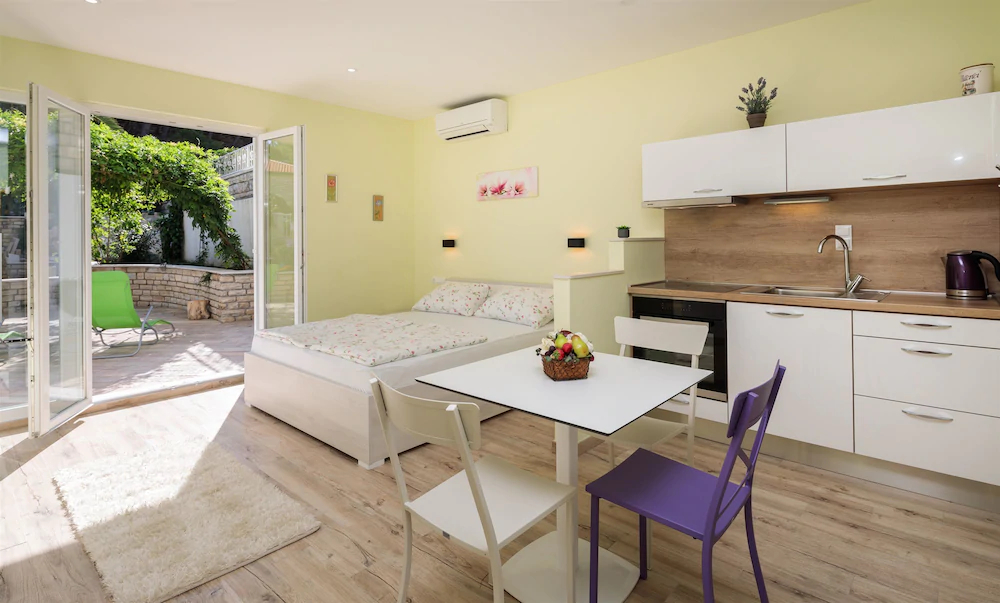 Apartments And Room Alen