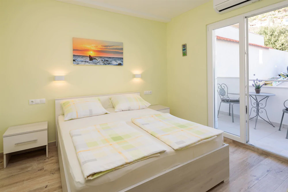 Apartments And Room Alen