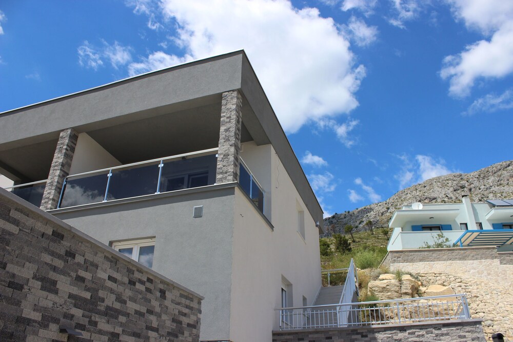 Villa Sara Omis
