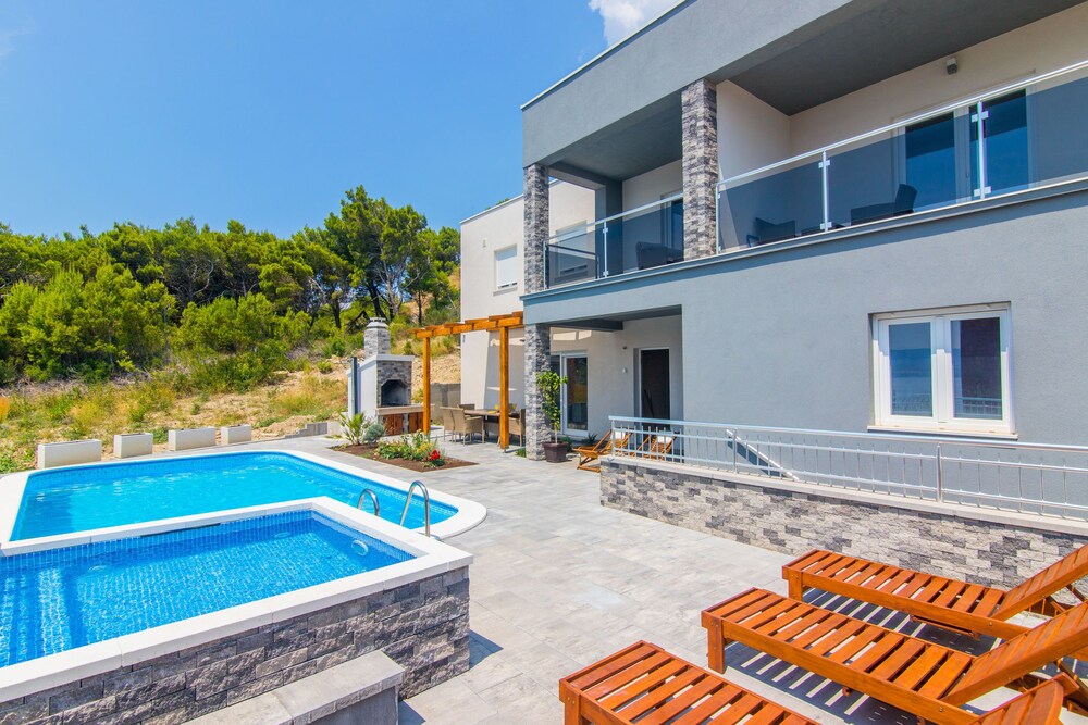 Villa Sara Omis