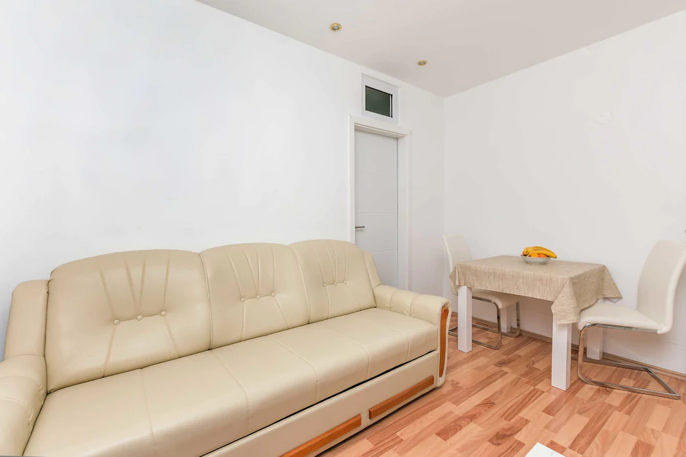Apartments Road Star