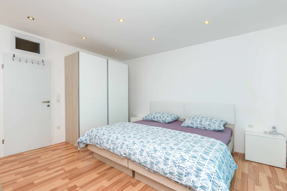 Apartments Road Star