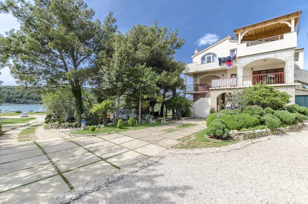 Apartments Davor