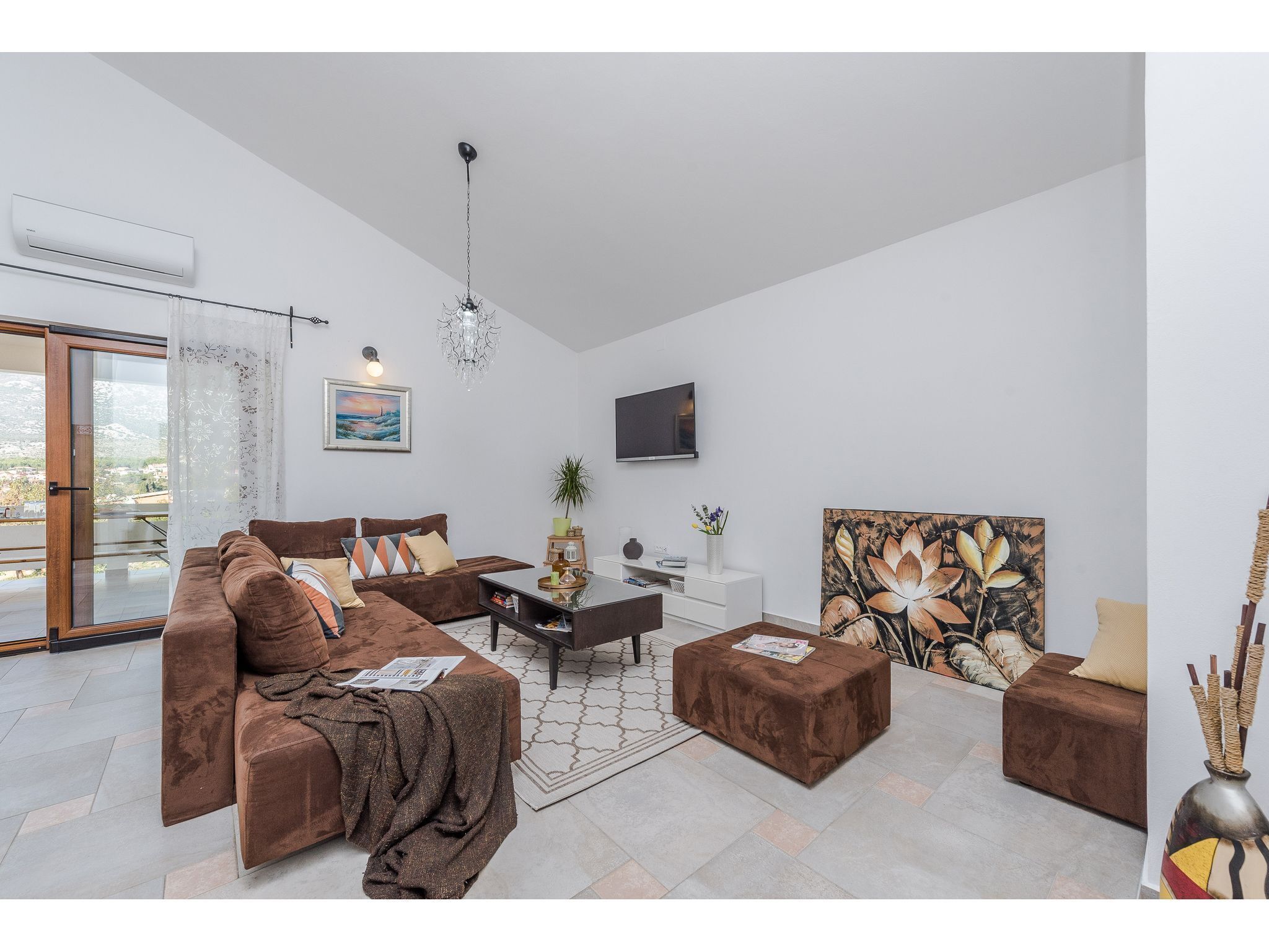 Villa More With Pool And Garden