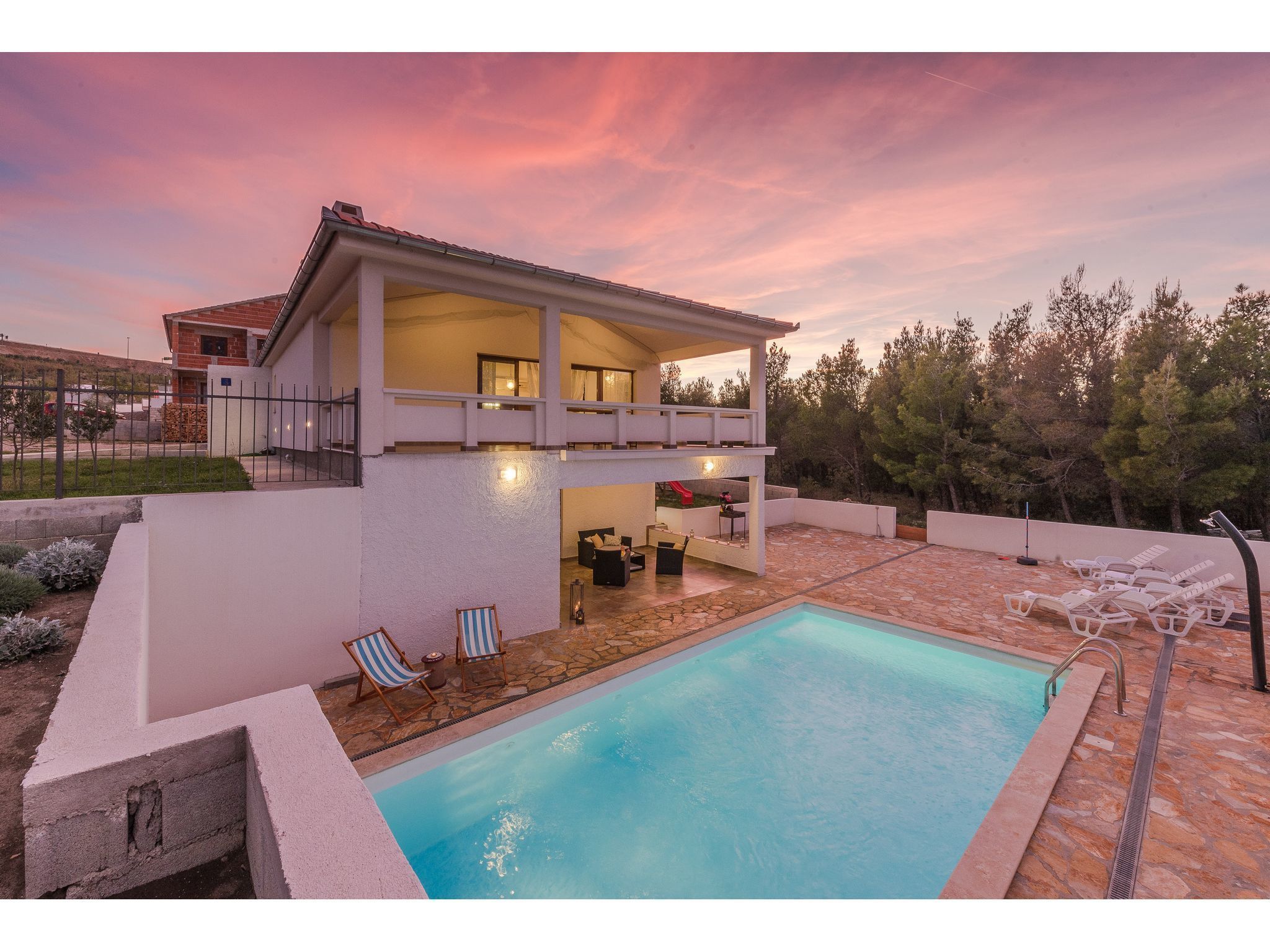 Villa More With Pool And Garden