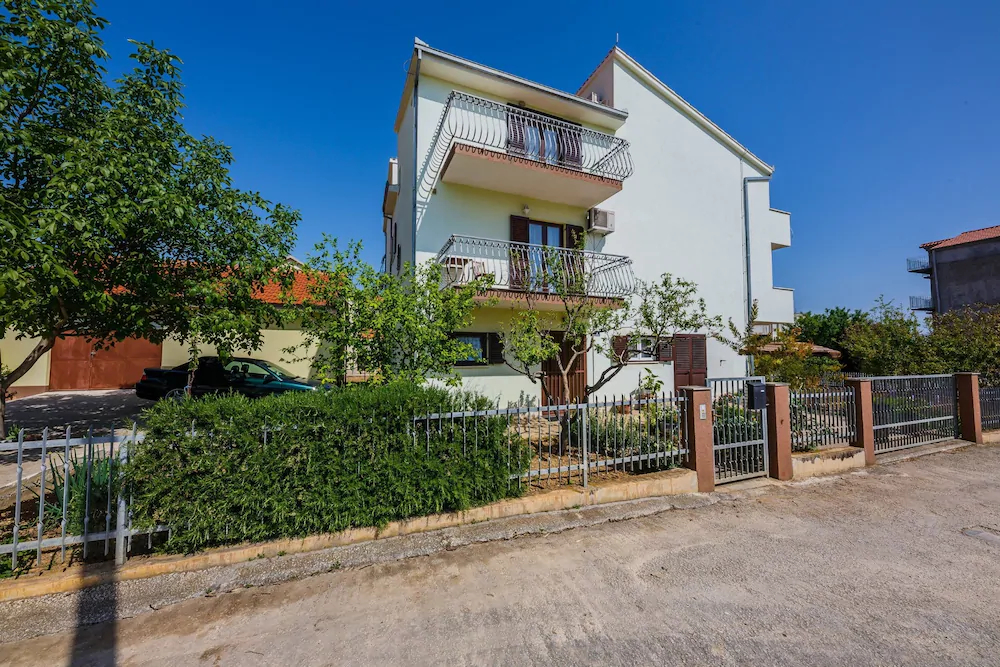Apartments Bagic