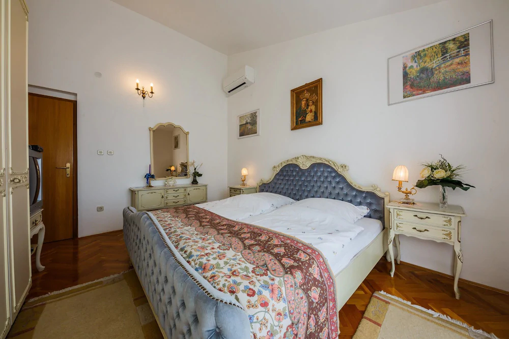 Apartments Bagic
