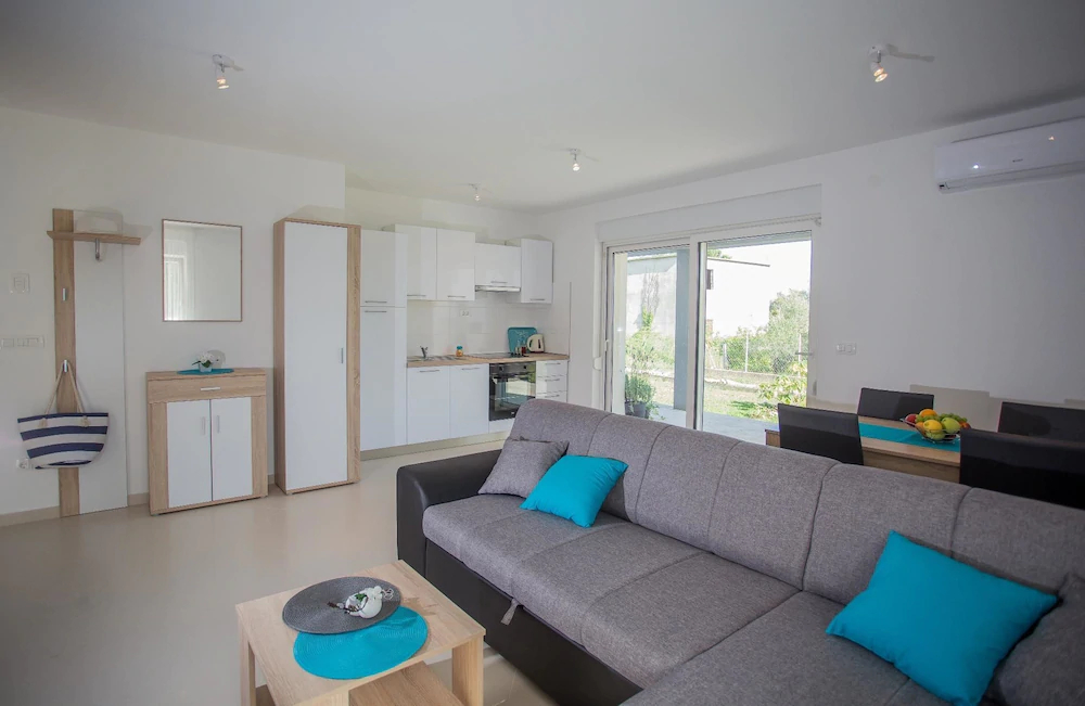 Apartments Enelani