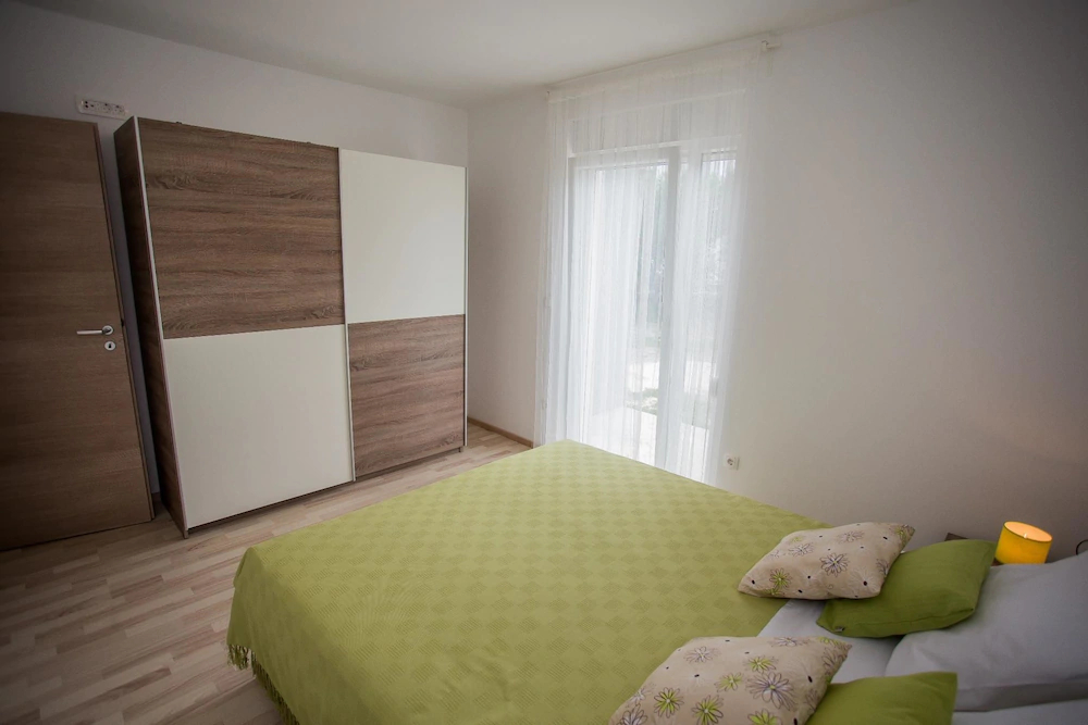 Apartments Enelani
