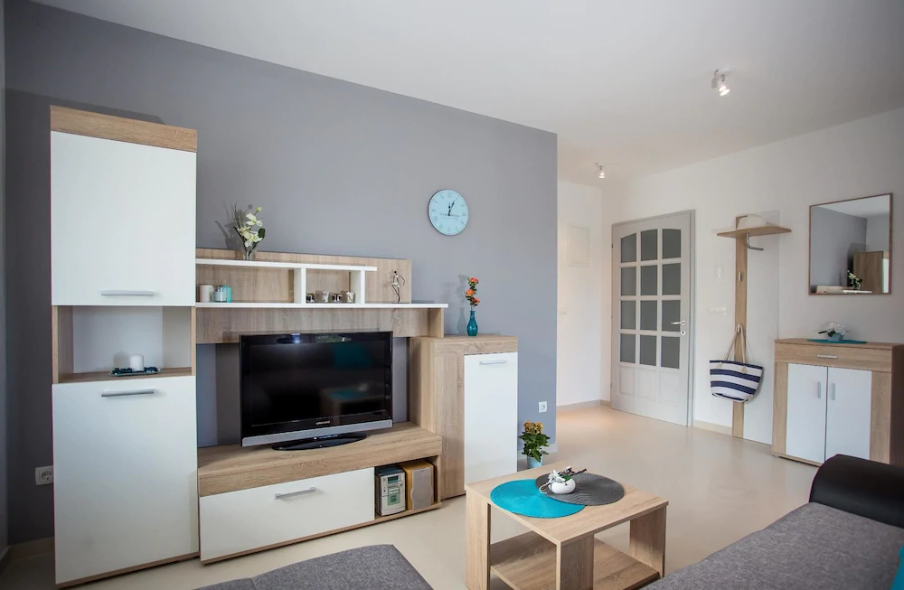 Apartments Enelani