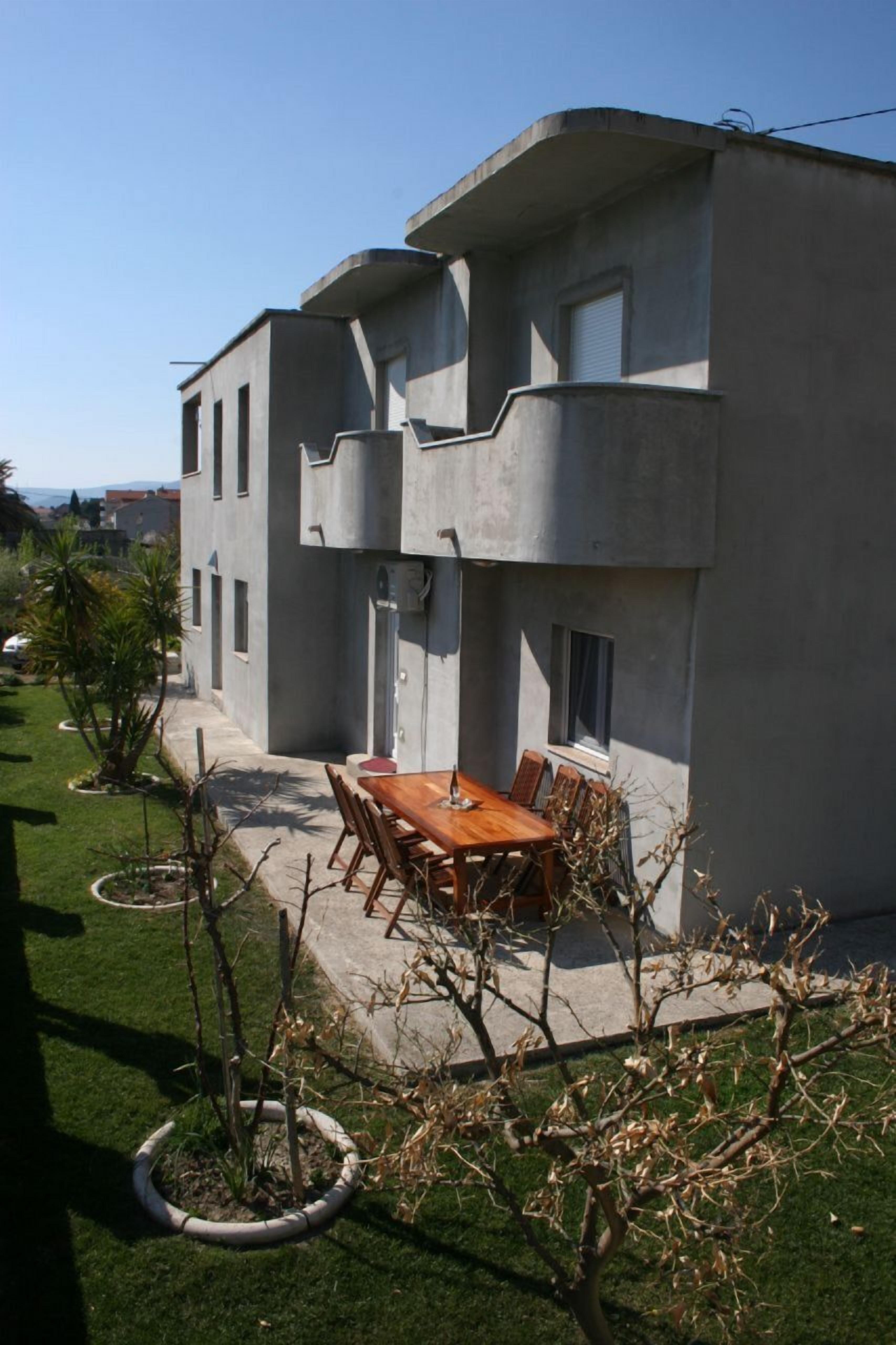 Apartments Ivica