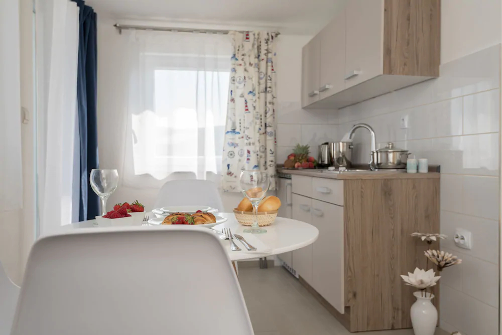 Apartments Livaja