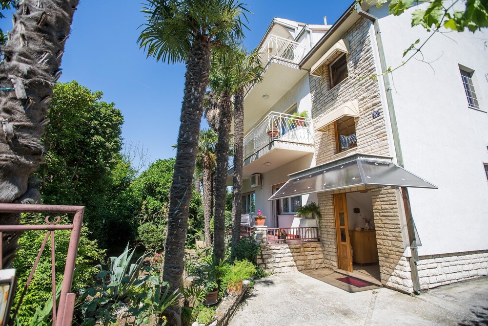 Apartments Loncar
