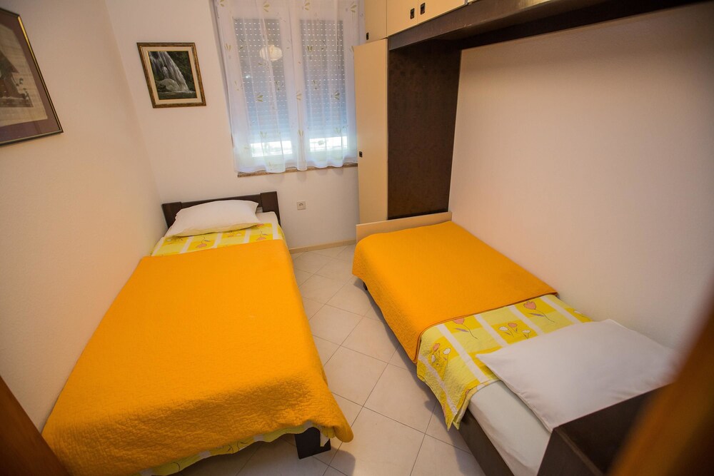 Apartments Loncar