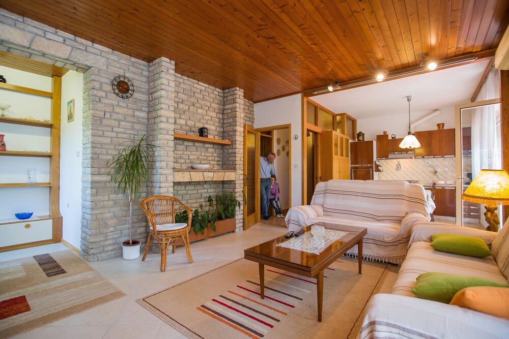 Apartments Loncar