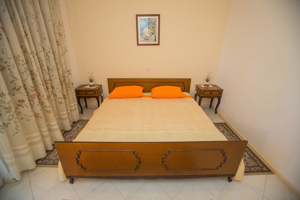 Apartments Loncar