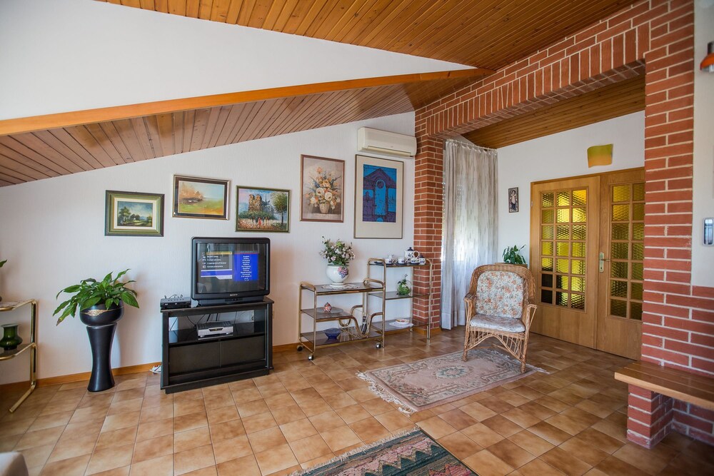 Apartments Loncar