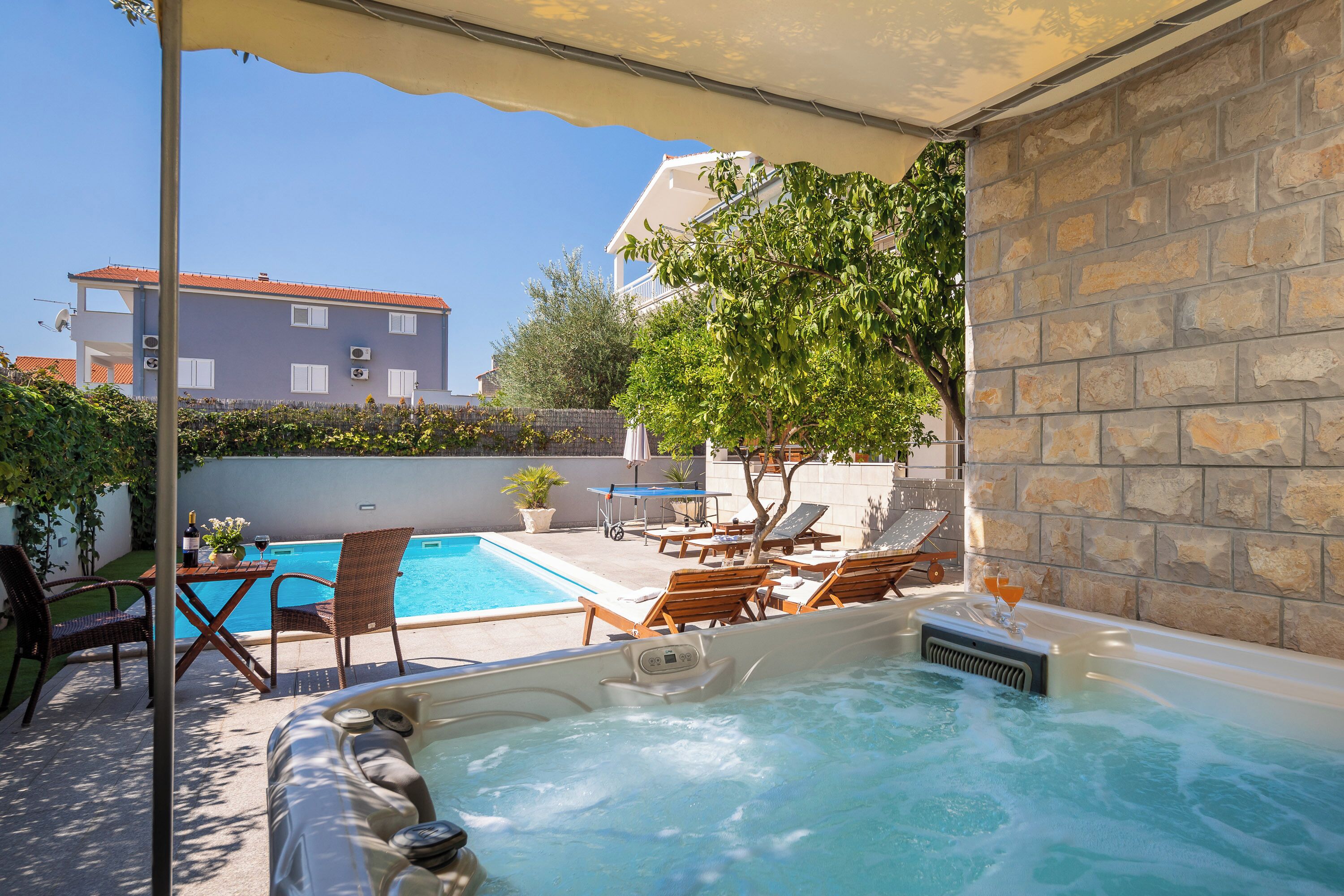 Sunshine Holiday Home