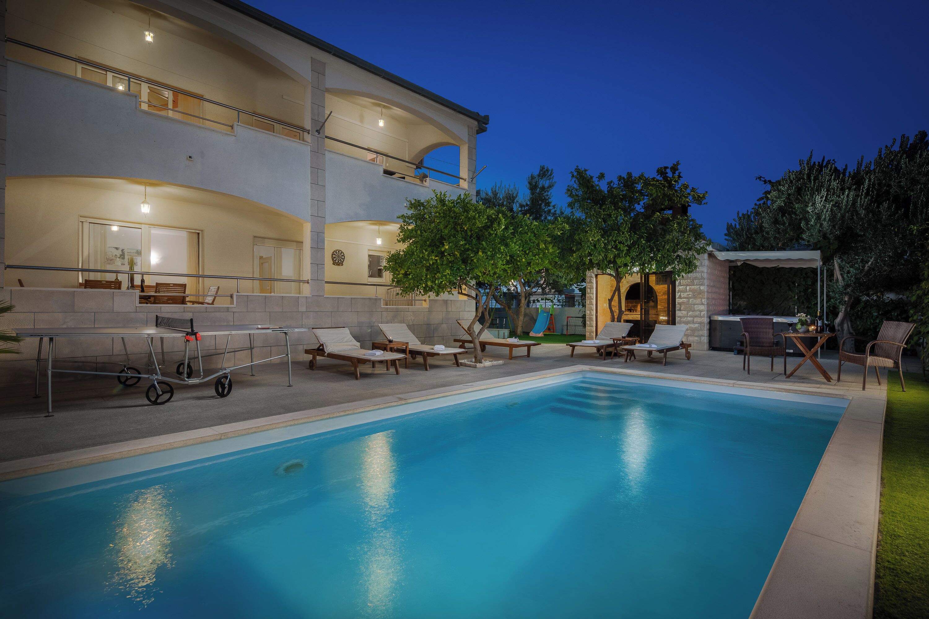 Sunshine Holiday Home