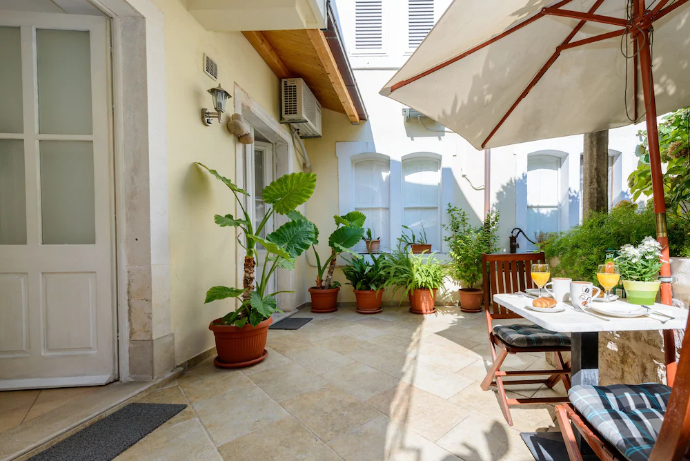 Apartments Eta