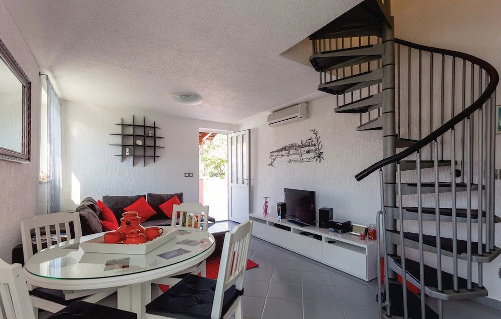 House Dina