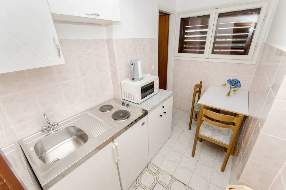 Apartment And Rooms Ivan