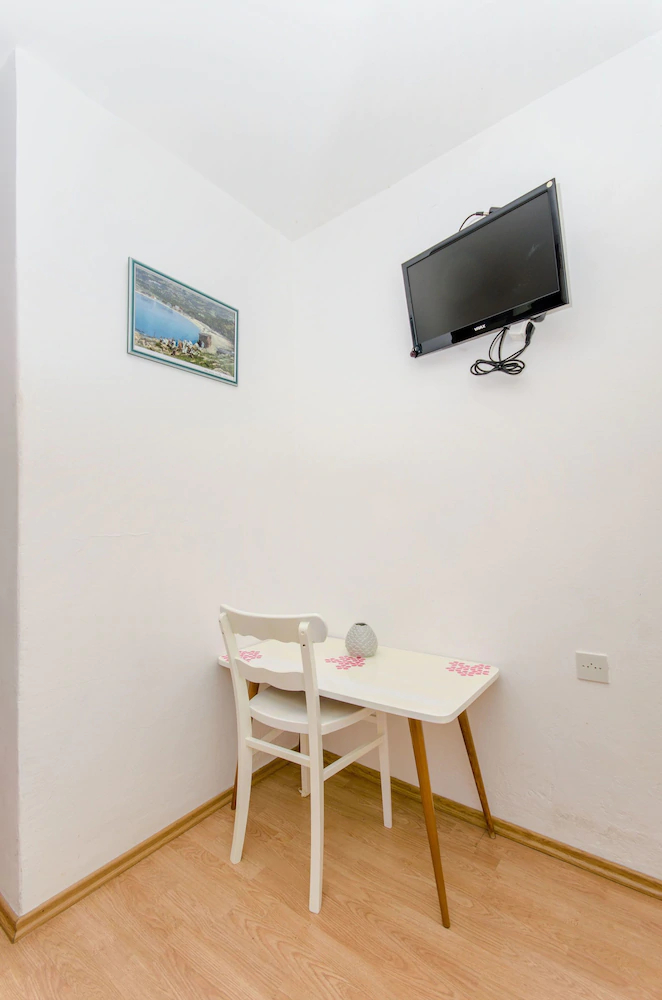 Apartment And Rooms Ivan