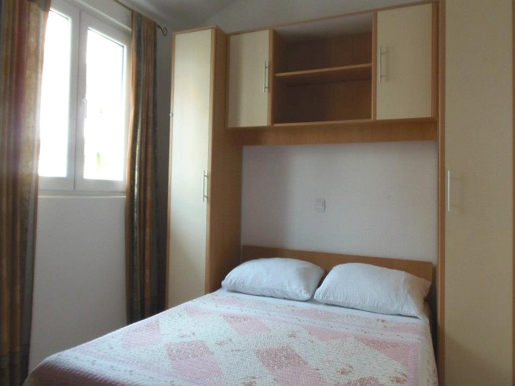 Apartments Jela