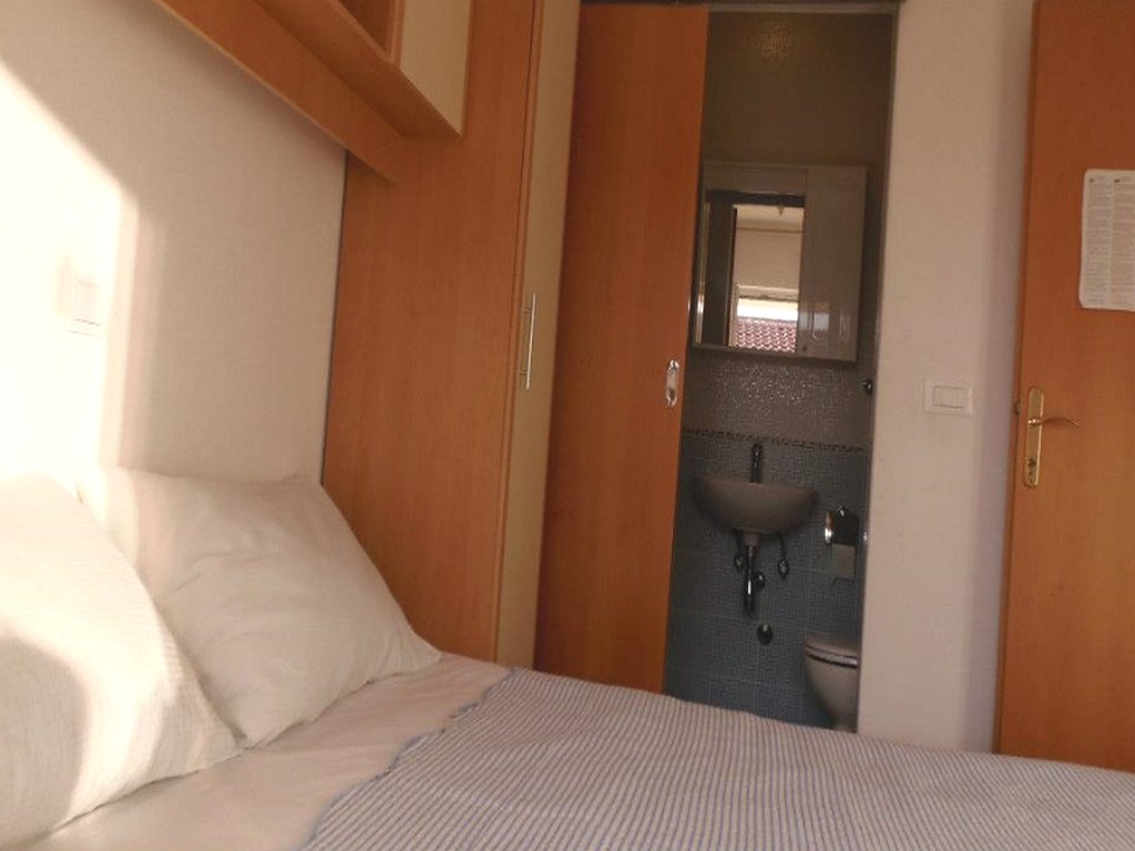 Apartments Jela