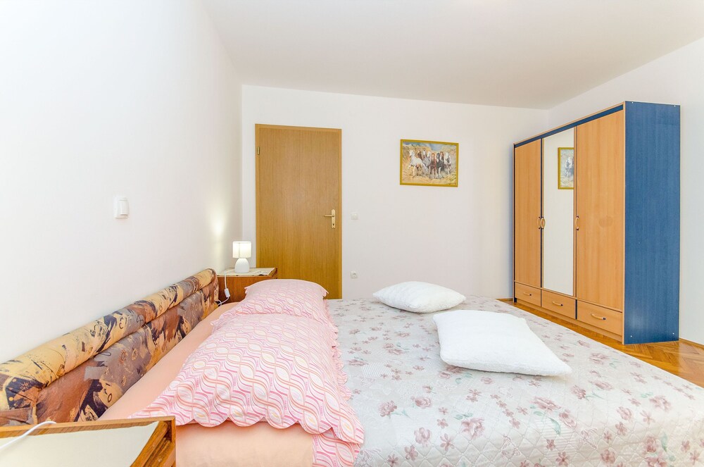 Apartments Marinko