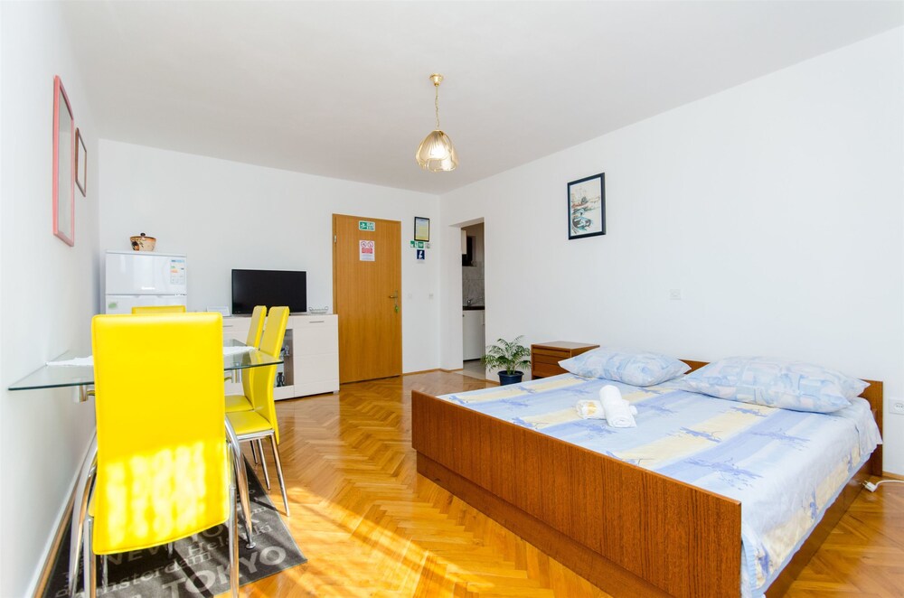 Apartments Marinko