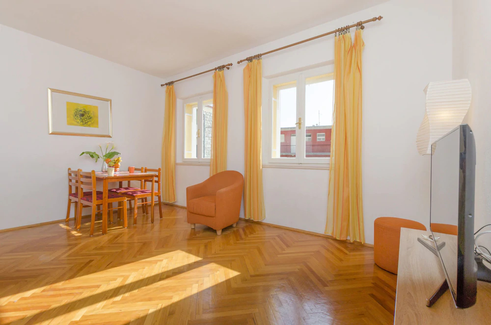 Apartments Srdan