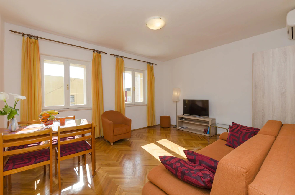 Apartments Srdan