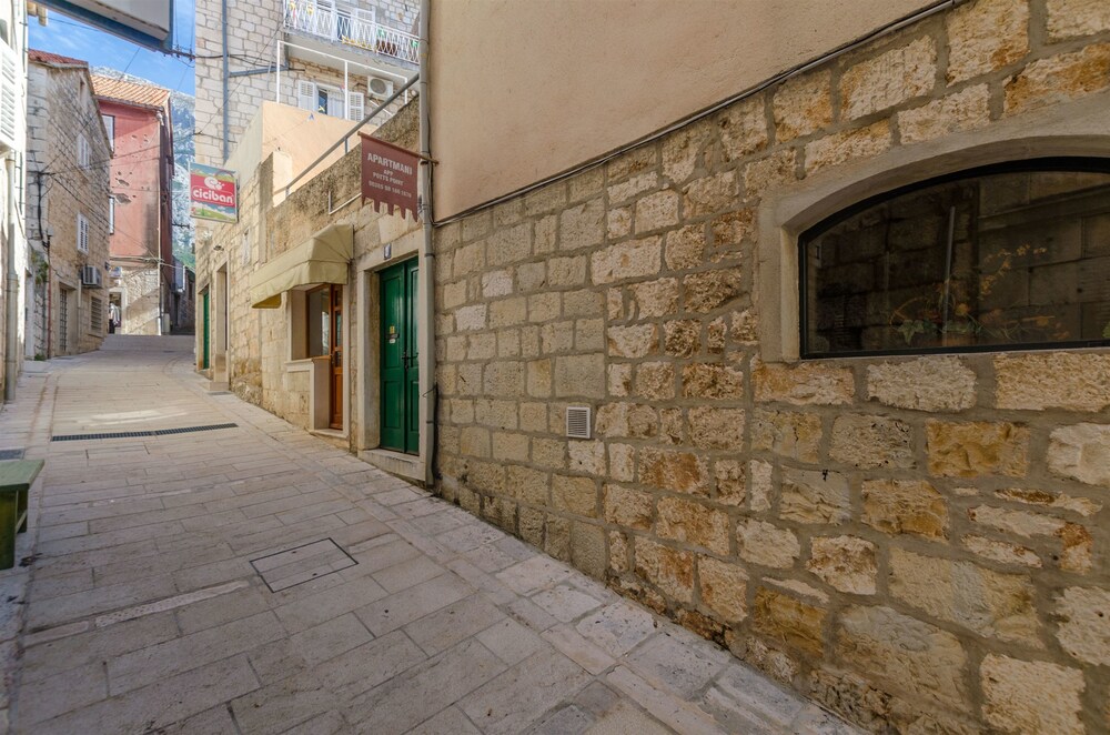 Apartments Srdan