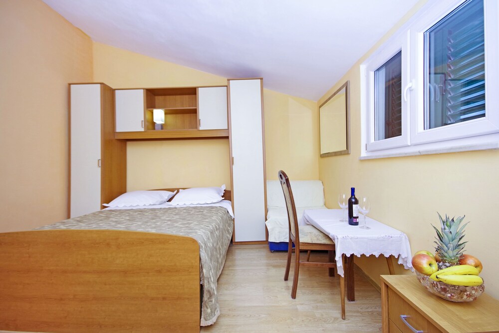 Apartments Sretan