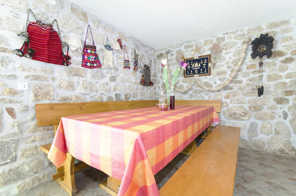 House Nikša