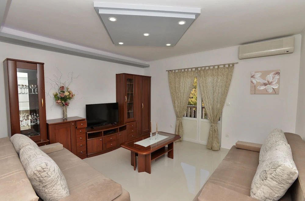 Ivana Apartments