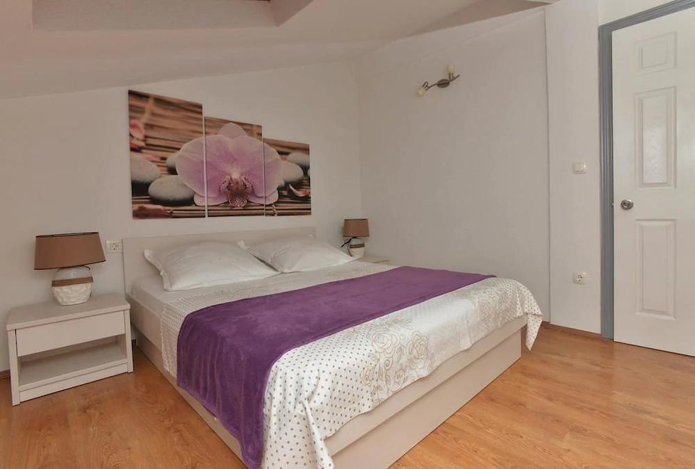 Ivana Apartments