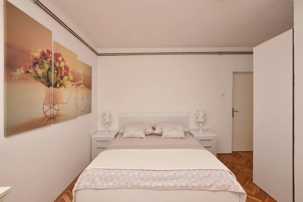 Ivana Apartments