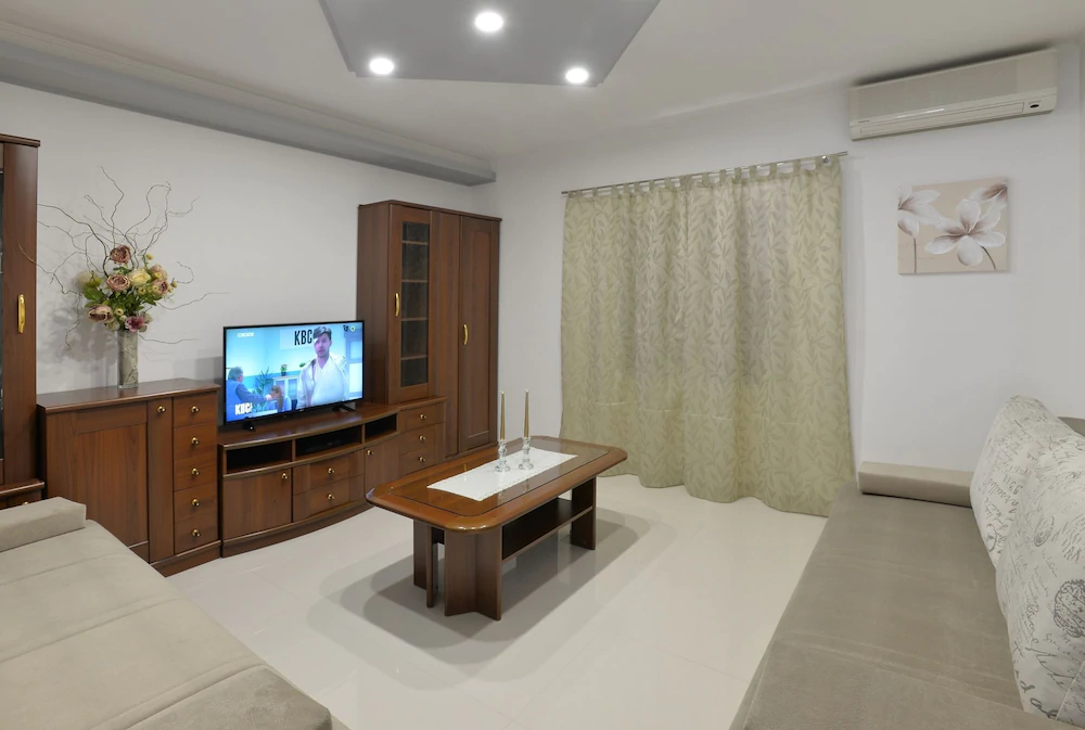 Ivana Apartments