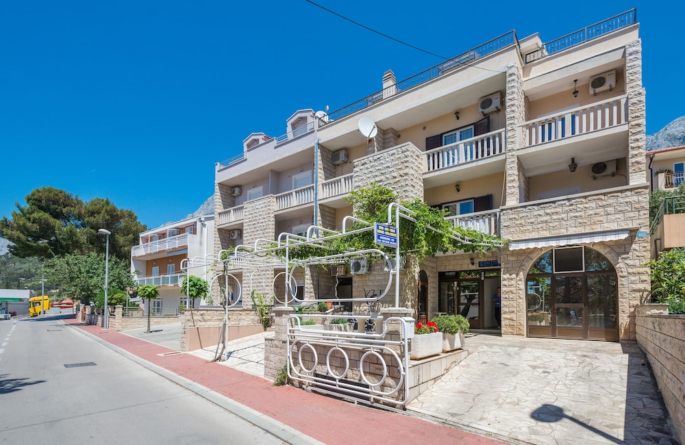 Ivana Apartments