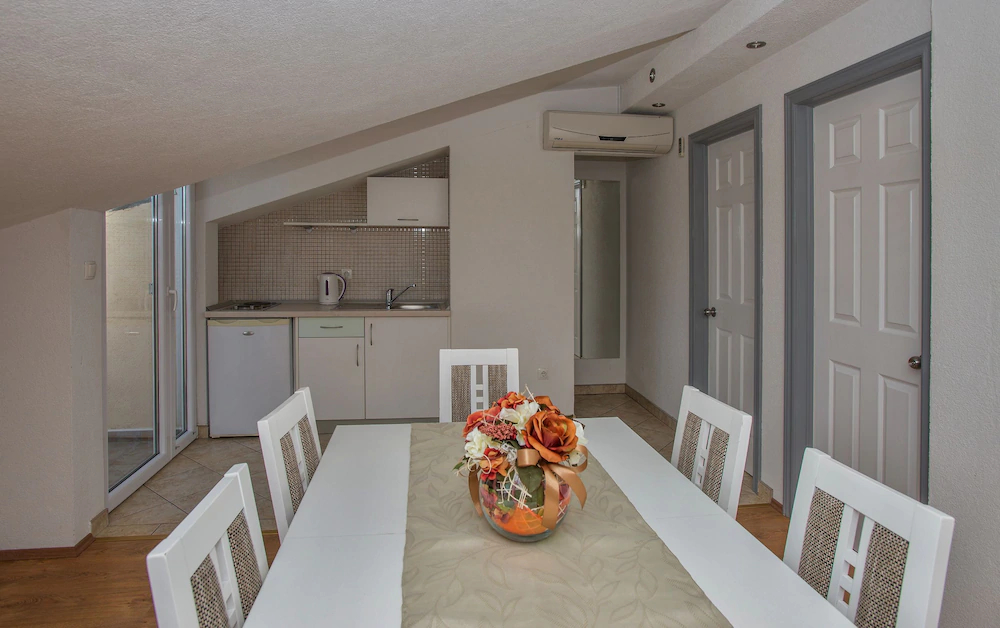 Ivana Apartments