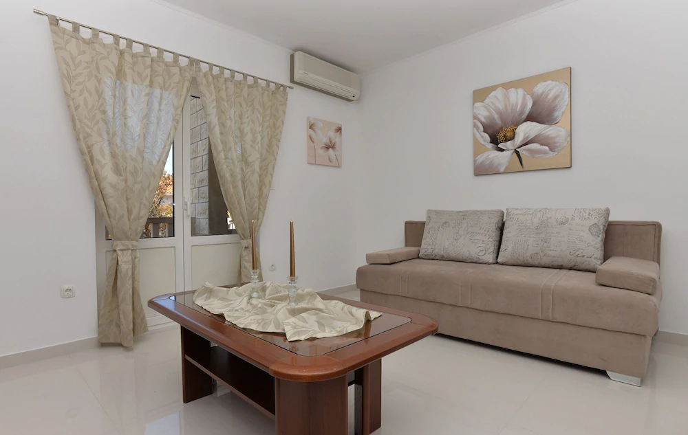 Ivana Apartments