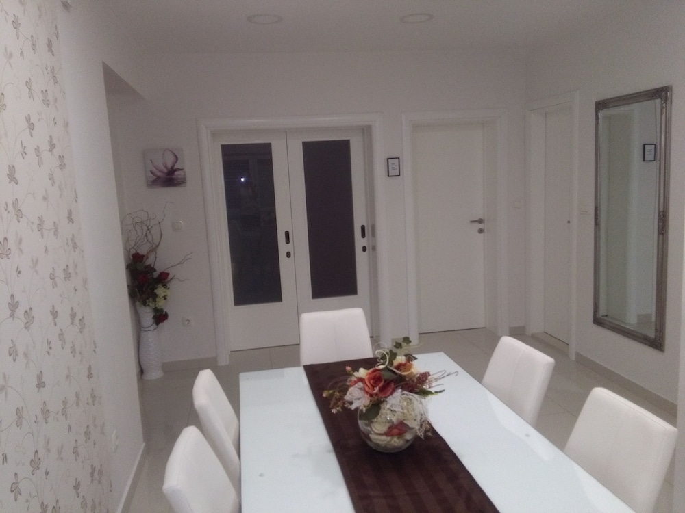 Ivana Apartments