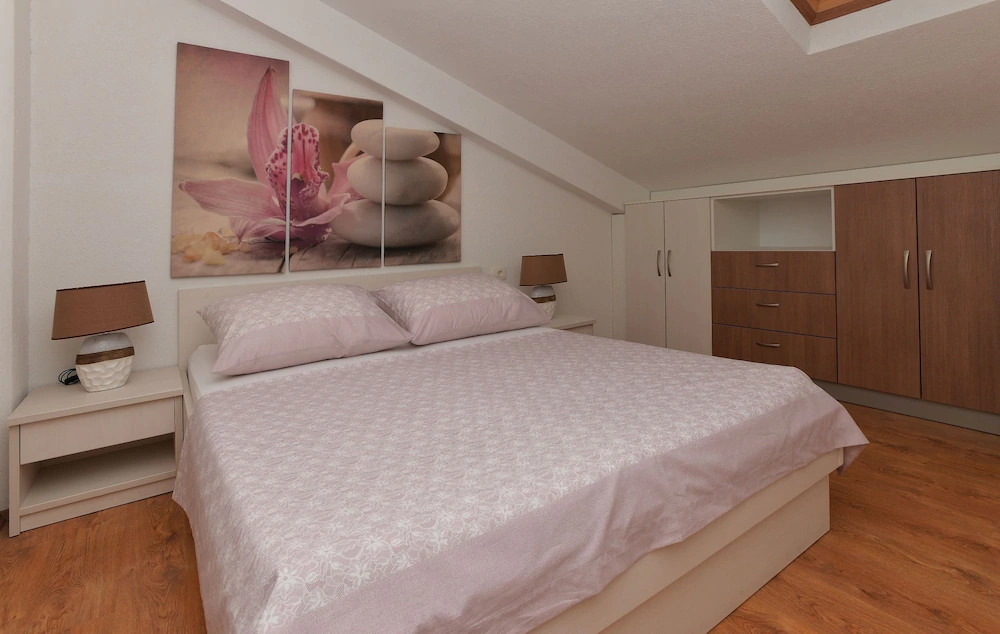 Ivana Apartments
