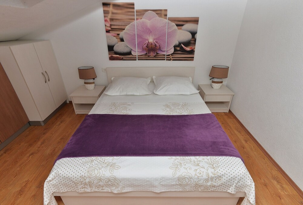 Ivana Apartments