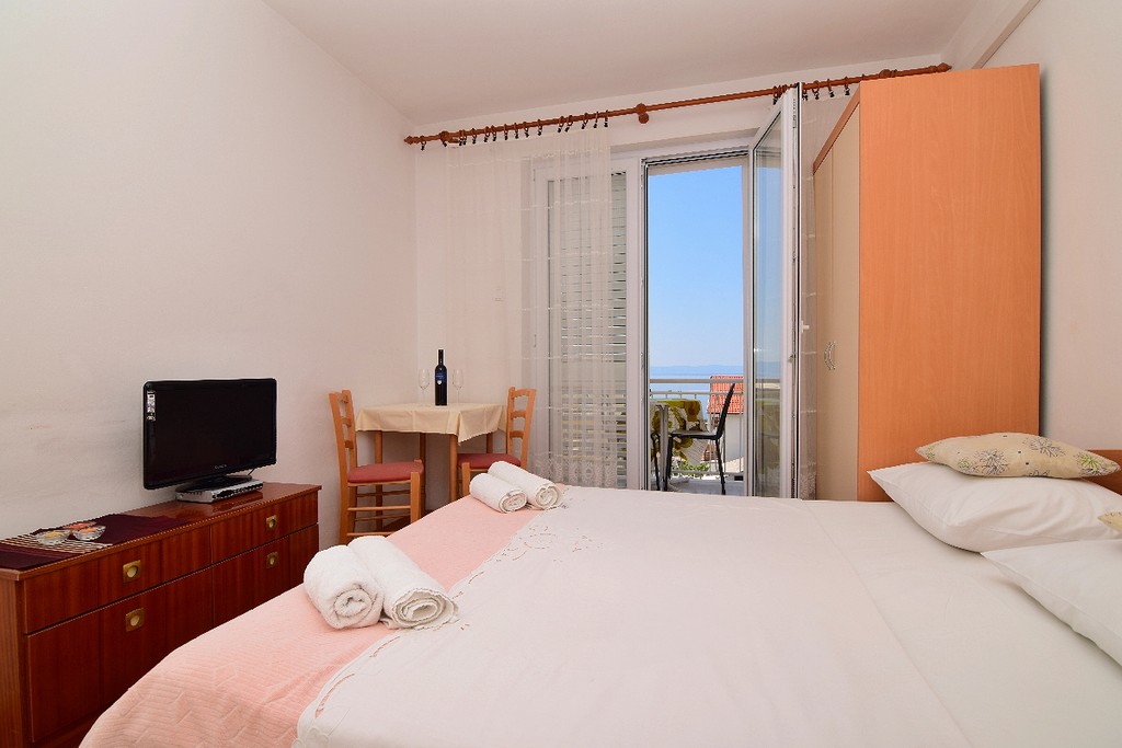 Renata Apartments