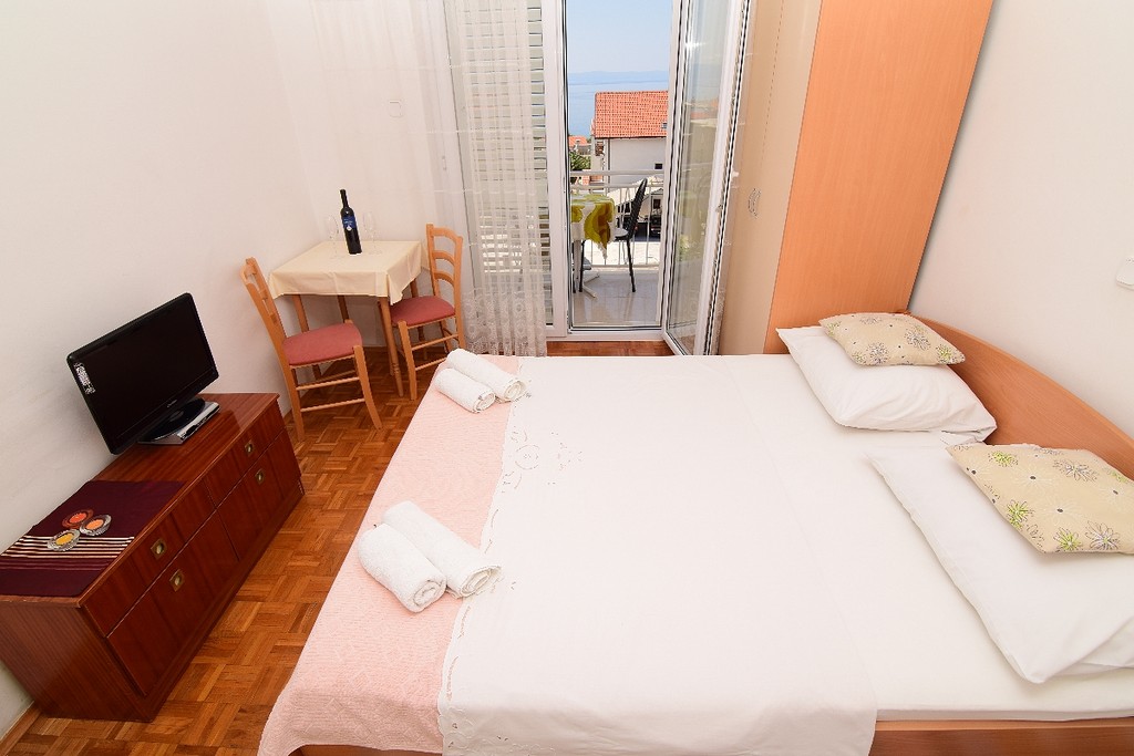 Renata Apartments